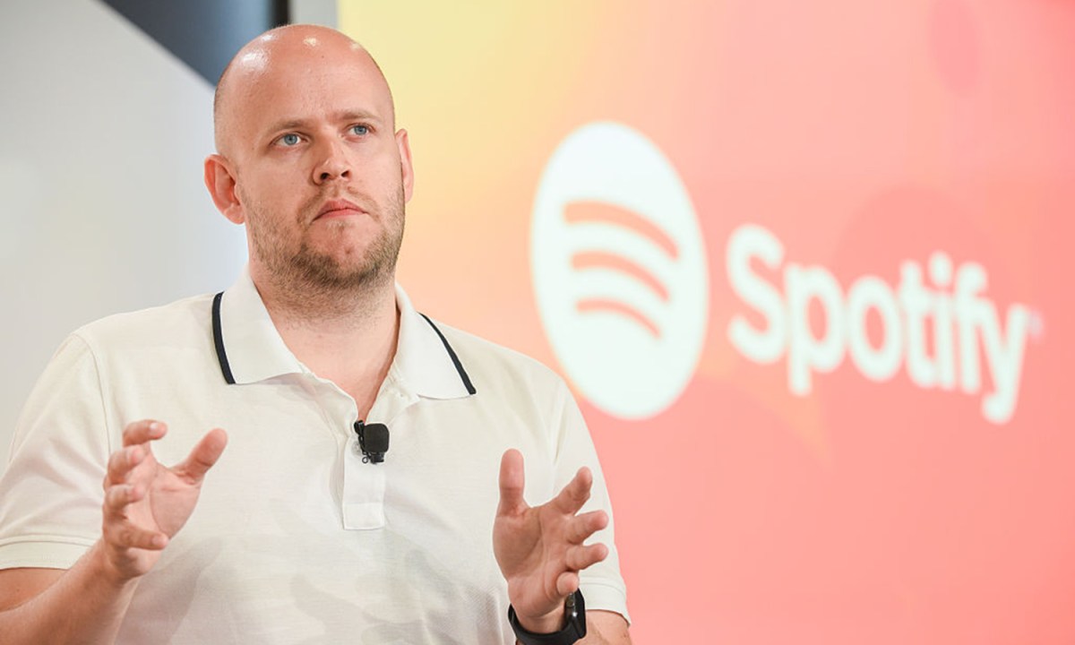¿De qué se trata la guerra entre los músicos y el CEO de Spotify?