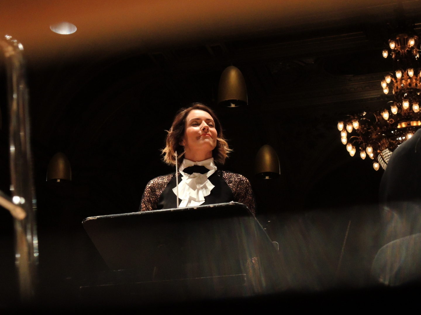 Alondra de la Parra crea la Orquesta Imposible para apoyar a niños y mujeres durante la pandemia