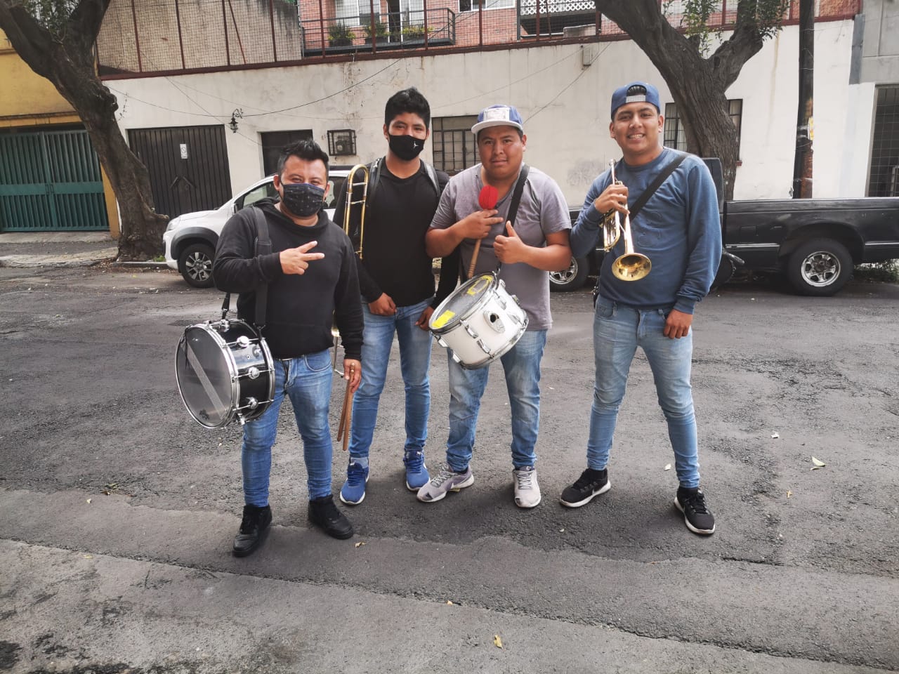 Del escenario a las calles: La historia de la banda sinaloense que está alegrando a la colonia Del Valle