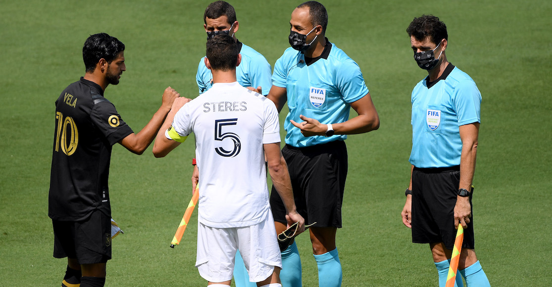 Carlos Vela sale lesionado en su regreso a la actividad en la MLS con el LAFC