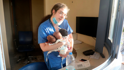 Enfermera logra salvar a tres bebés durante la explosión en Beirut