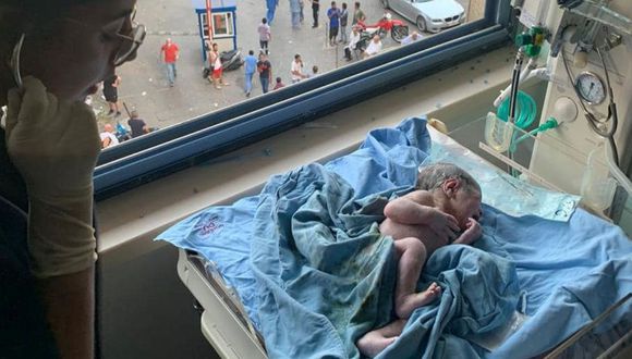 Revelan video de una mujer que estaba por dar a luz cuando ocurrió la explosión de Beirut 