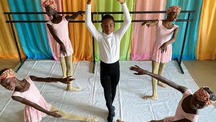 ¡Qué talento! Niño nigeriano gana beca de una escuela de ballet en Nueva York por un video viral