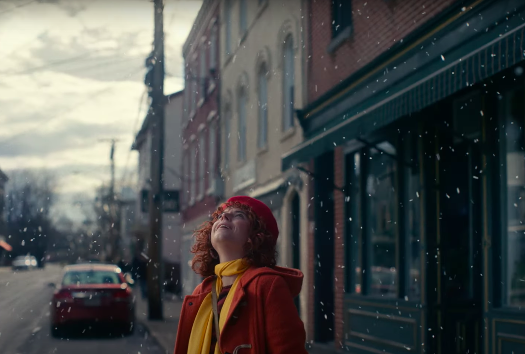 Jessie Buckley protagoniza 'Pienso en el final' de Kaufman.