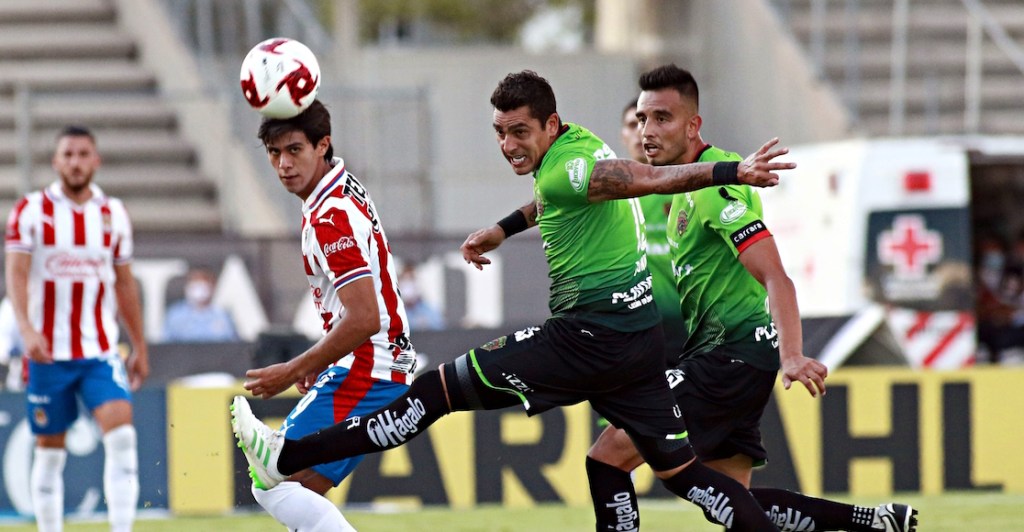 ¡El VAR al rescate! Revive el polémico primer gol de Chivas en el Guardianes 2020