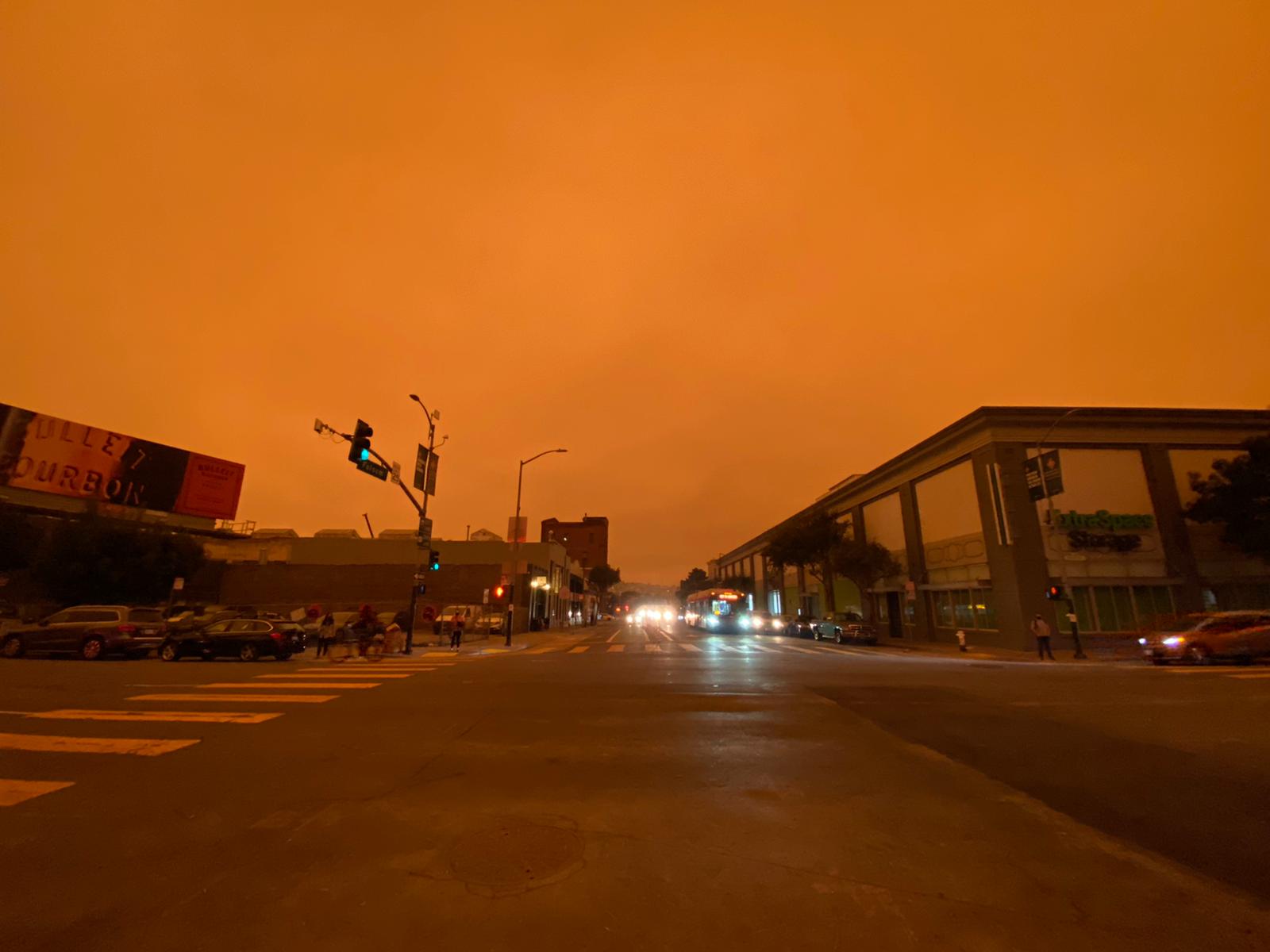 cielo-rojo-california-incendios