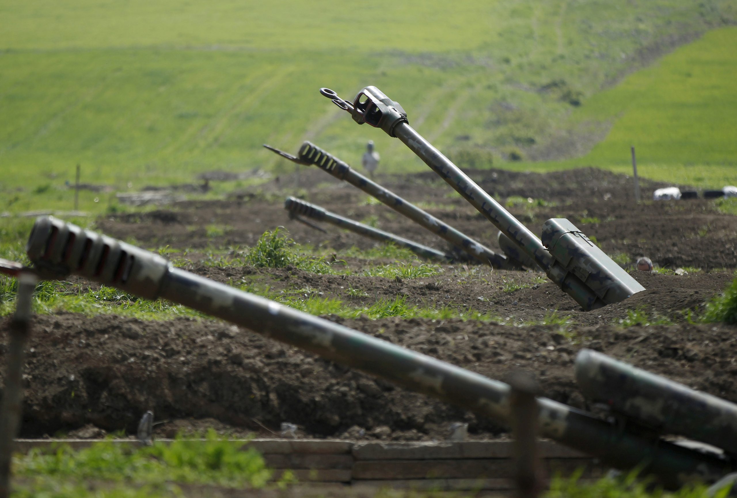 Armenia y Azerbaiyán reanudan combates por el control de Nagorno Karabaj