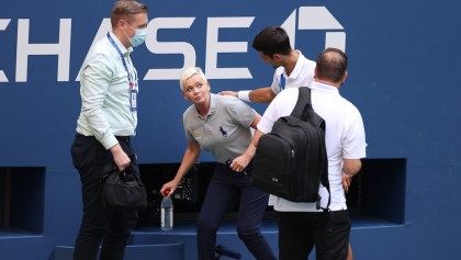 La postura de Djokovic tras el pelotazo a la juez en el US Open