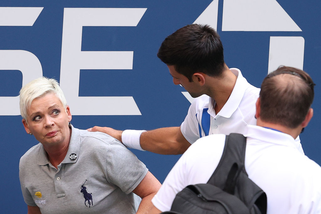 La postura de Djokovic tras el pelotazo a la juez en el US Open