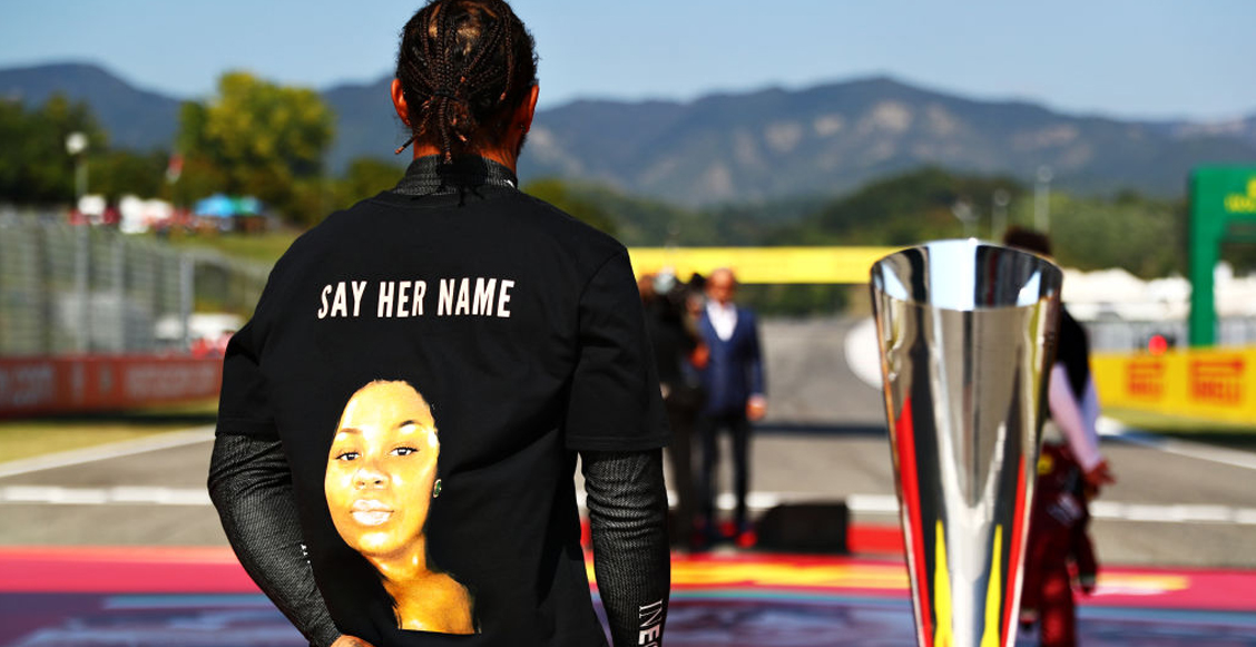 FIA abrió investigación contra Hamilton por utilizar una camiseta pidiendo justicia para Breonna Taylor