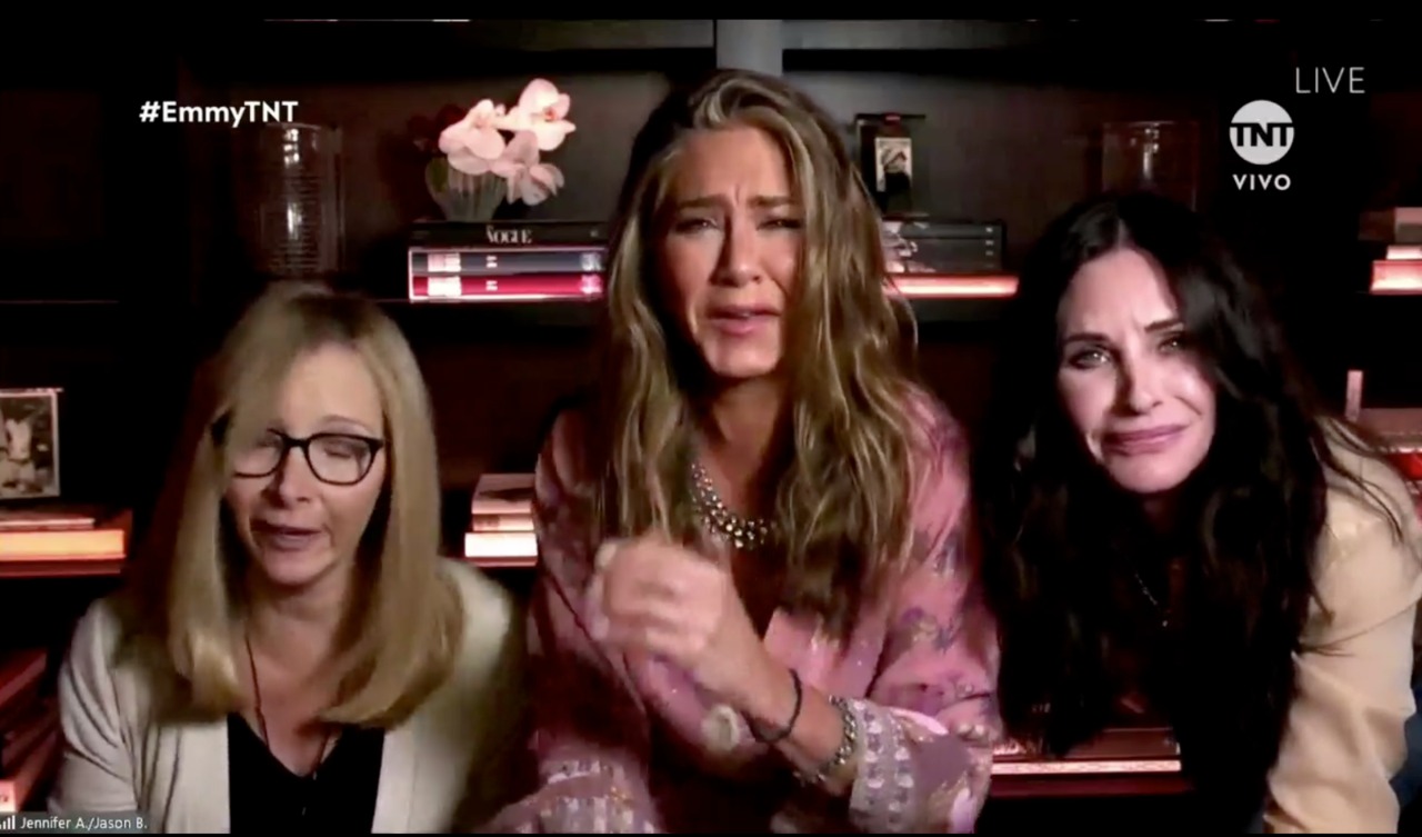 ¡Jennifer Aniston, Courtney Cox y Lisa Kudrow arman una mini reunión de 'Friends' en los Emmy 2020!