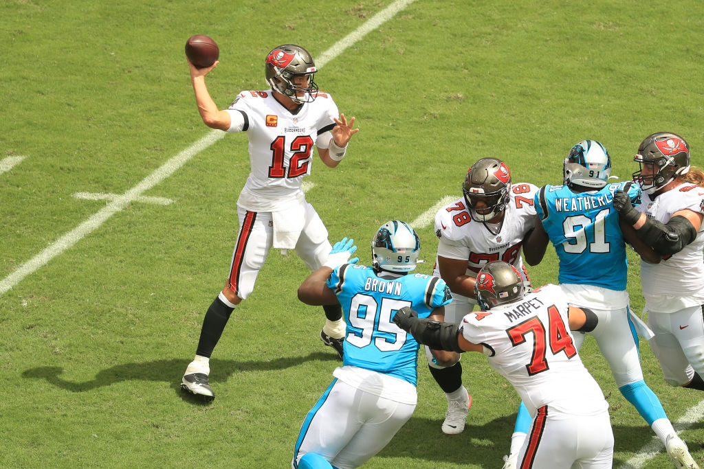 En imágenes: Brett Favre, invitado de lujo en el primer partido de Brady en Tampa Bay