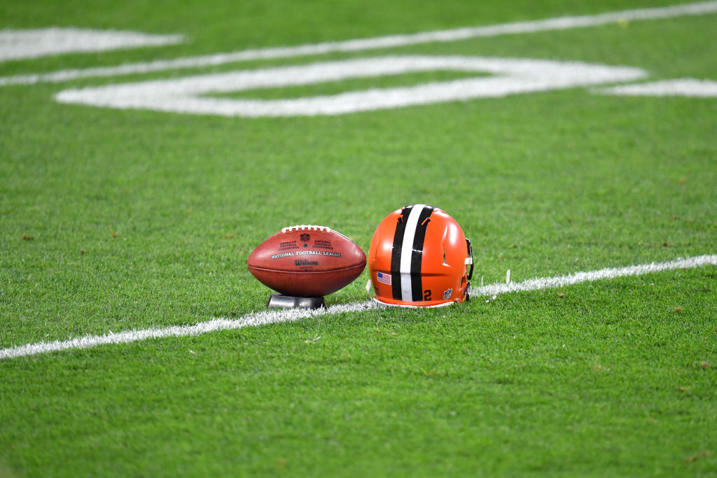 3 mujeres harán historia en la NFL en el juego entre Washington y Browns