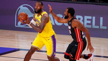 Salvaje clavada de LeBron James y barrida de los Lakers a Miami