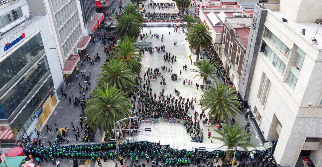 marcha-feminista-cdmxmarcha-feminista-cdmx-policías