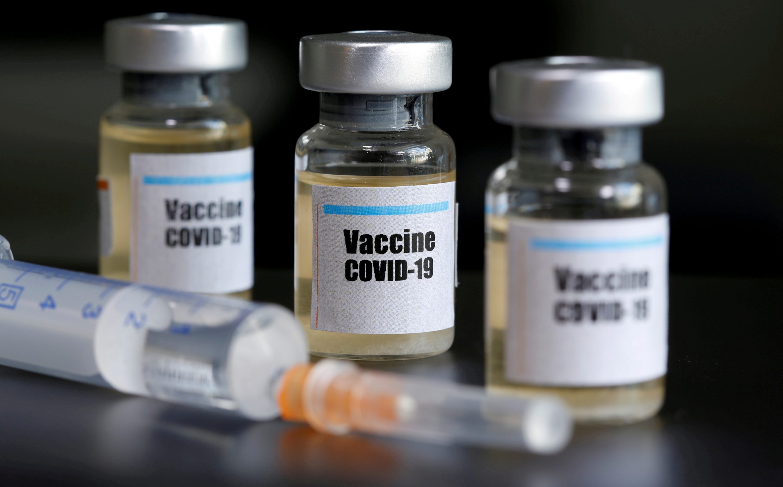 Un segundo voluntario de la vacuna de AstraZeneca presenta una enfermedad "inexplicable"