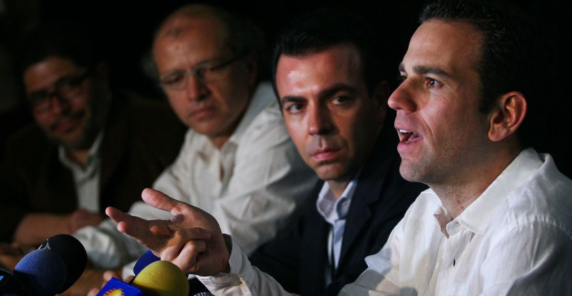 AMLO-carlos-loret-de-mola-pio