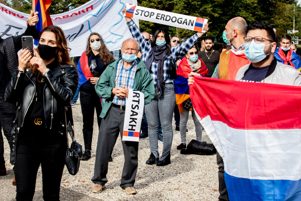 Capitán de Armenia deja el futbol para ir la guerra contra Azerbaiyán