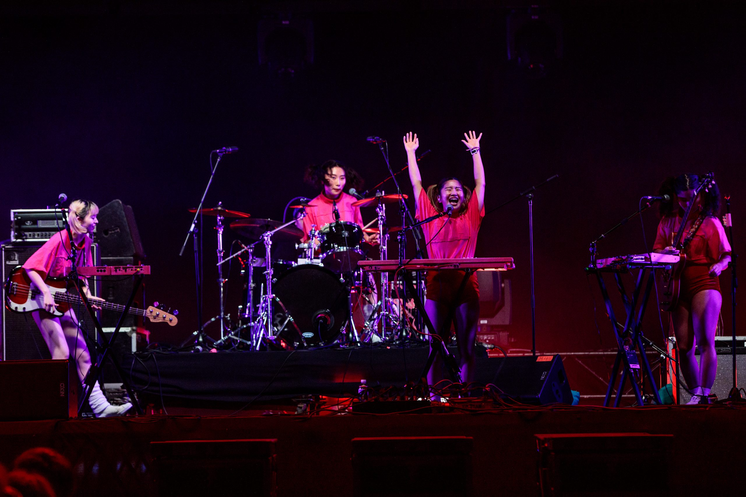 CHAI: La banda de chicas que quieren llenar al mundo de buena vibra con punk pop