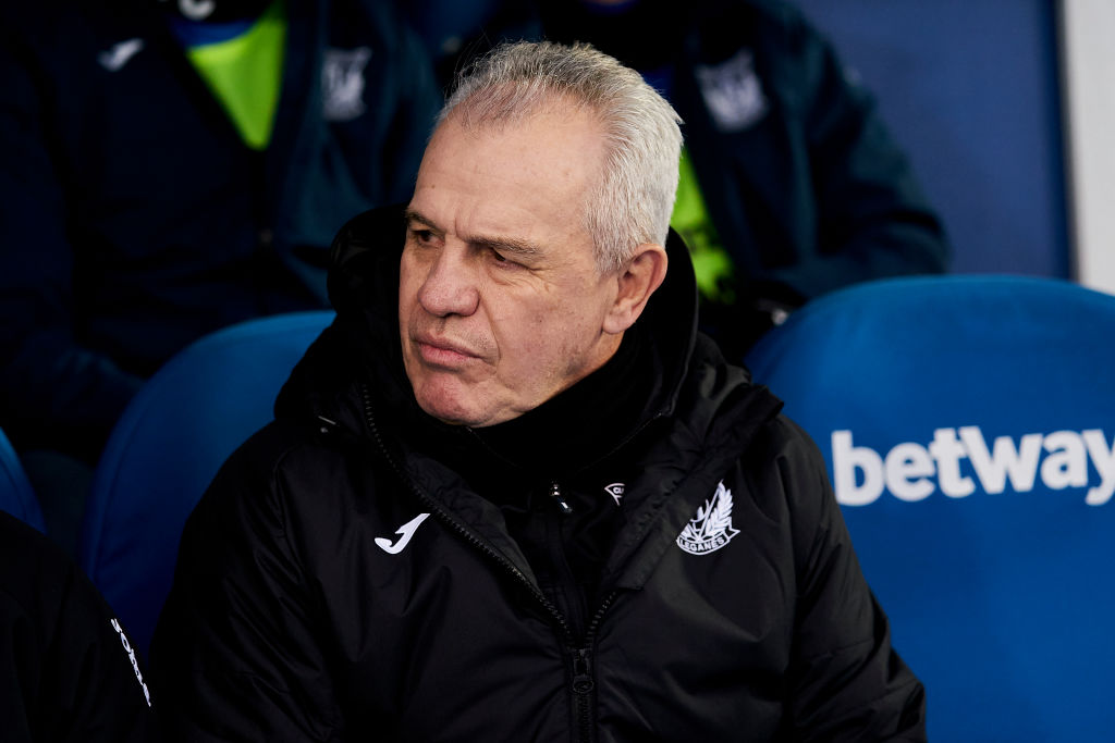 Los candidatos para dirigir a 'Chicharito' en el Galaxy tras la salida de Barros Schelotto