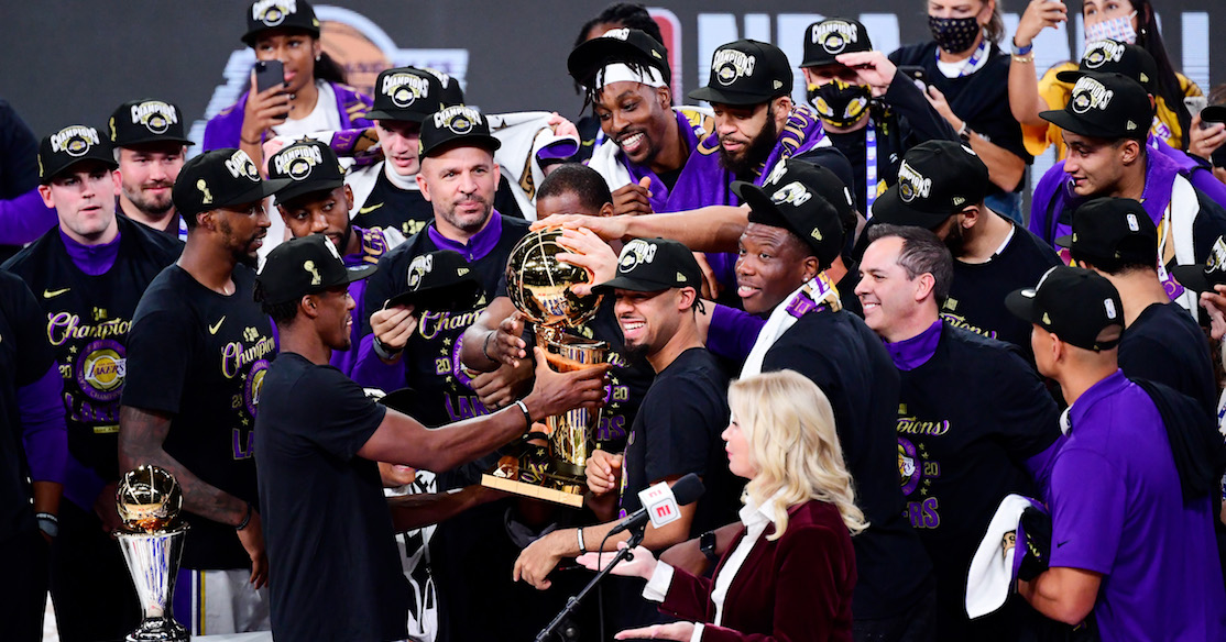 ¡Lakers, campeón! LeBron James abrirá las vitrinas púrpuras 10 años después