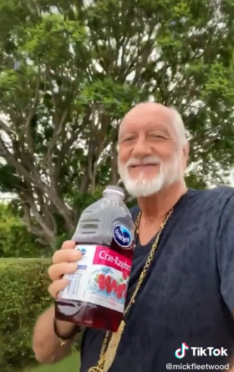 Mick Fleetwood se unió a TikTok para recrear el video del tiktoker ‘cholo’