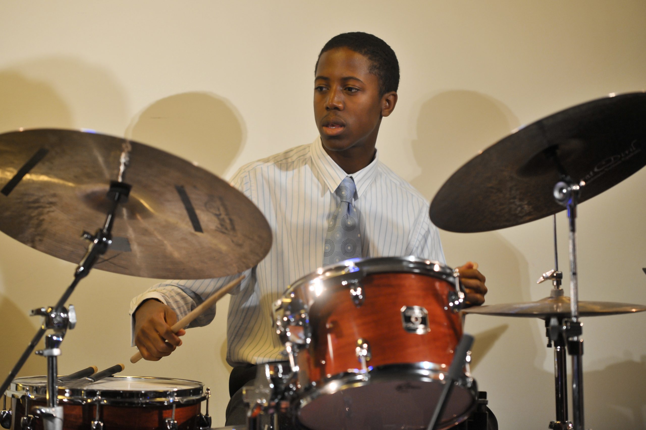 Moses Boyd: El joven baterista que está revolucionando el jazz británico
