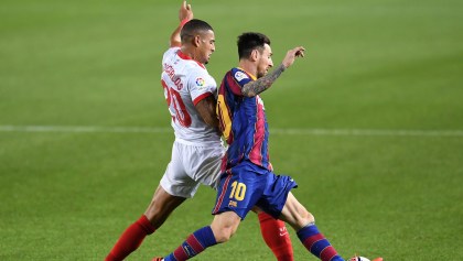 Sevilla le pone freno al Barcelona, que debutó a Sergiño Dest