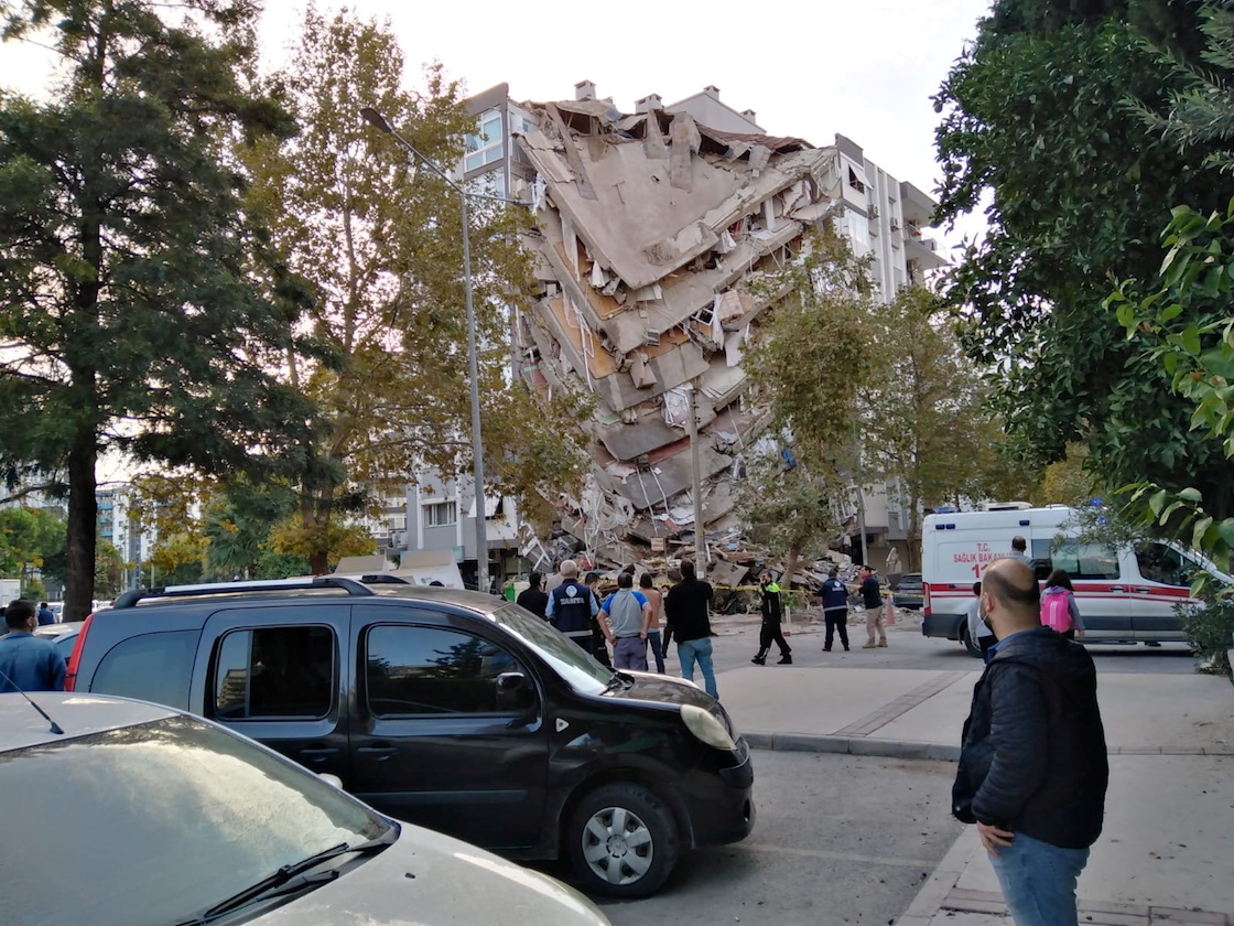 sismo-turquia-grecia-calles-edificios