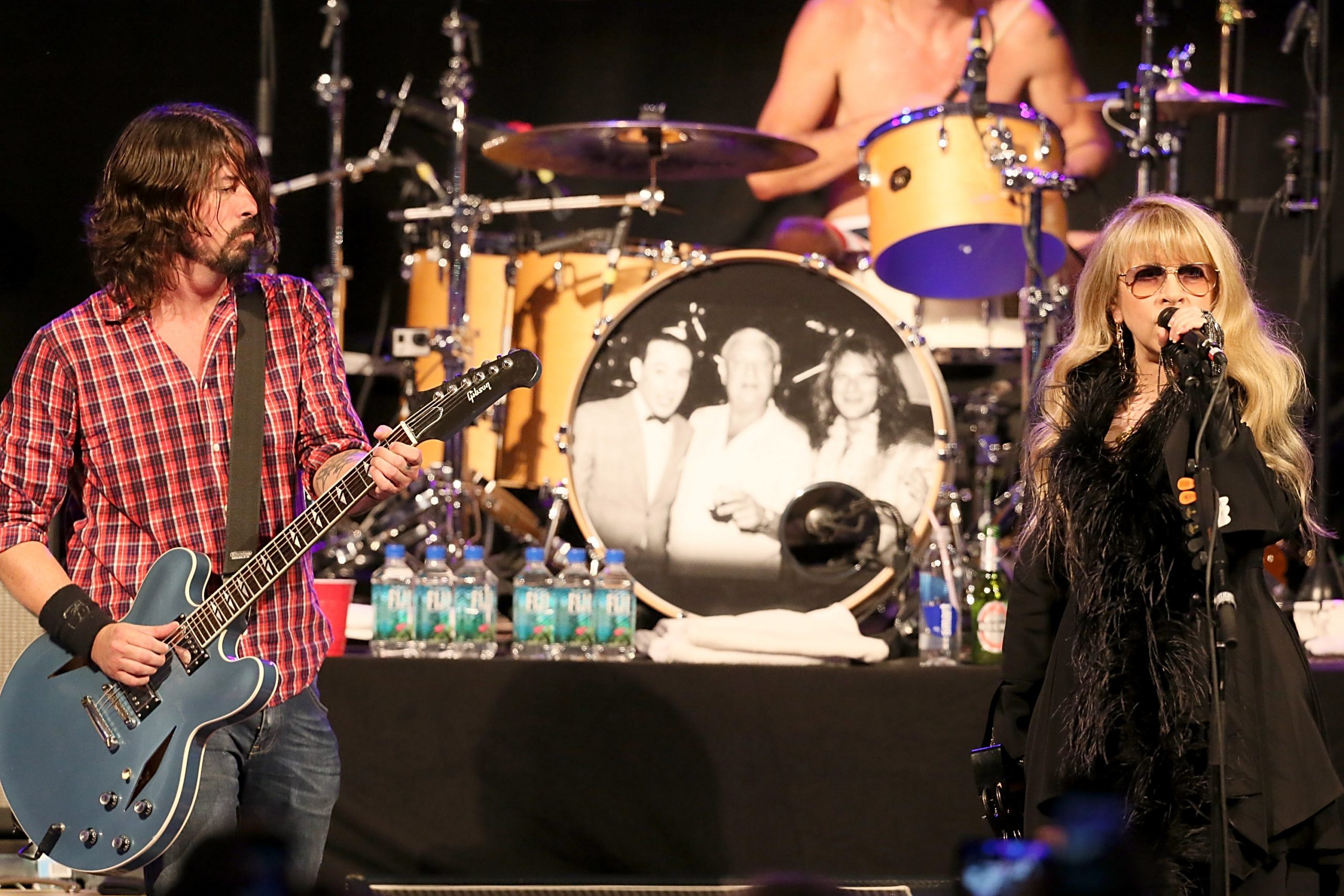 Stevie Nicks regresa después de seis años con una rola junto a Dave Grohl