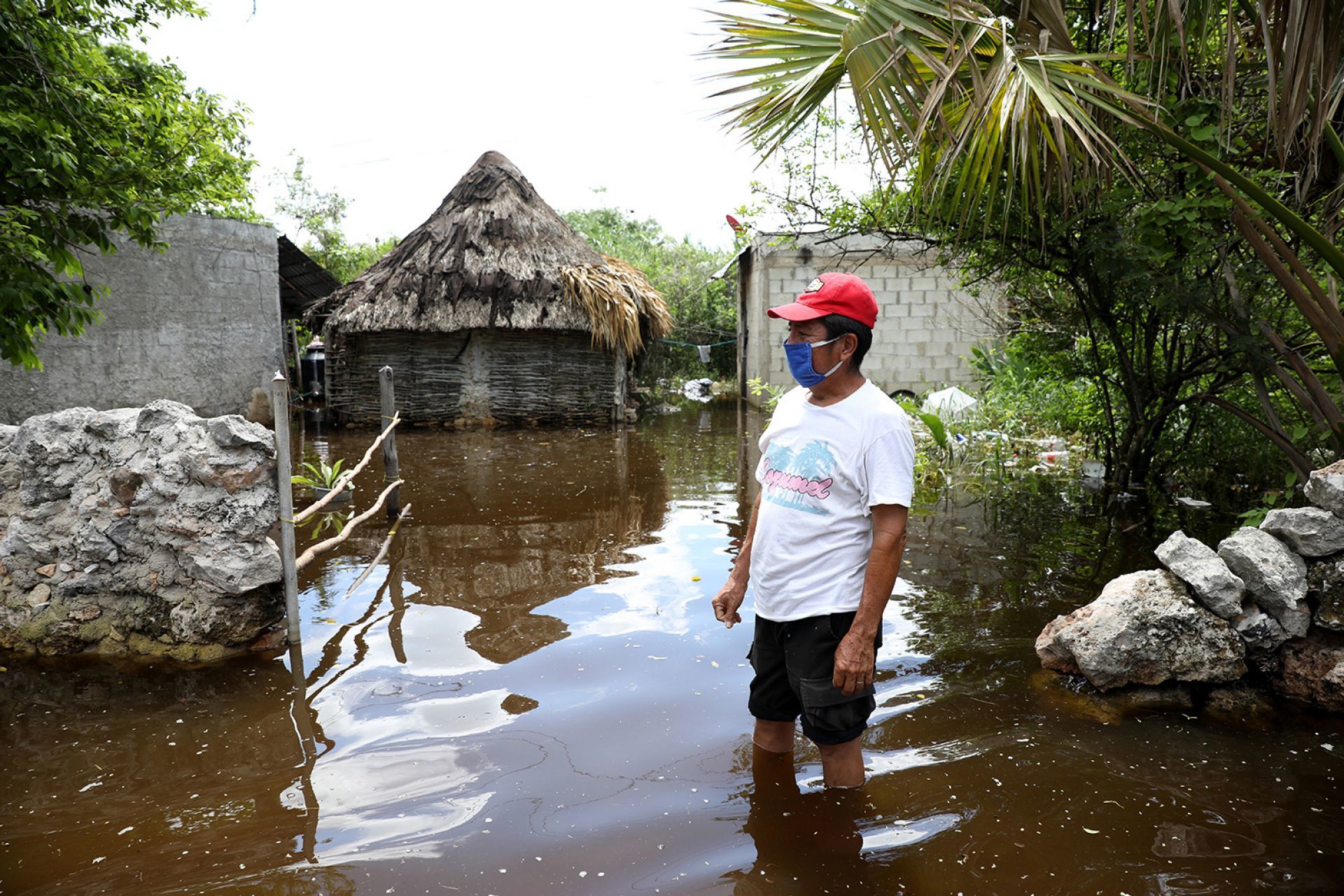 Emiten alerta roja en varios municipios por la llegada de ‘Gamma’ a la Península de Yucatán
