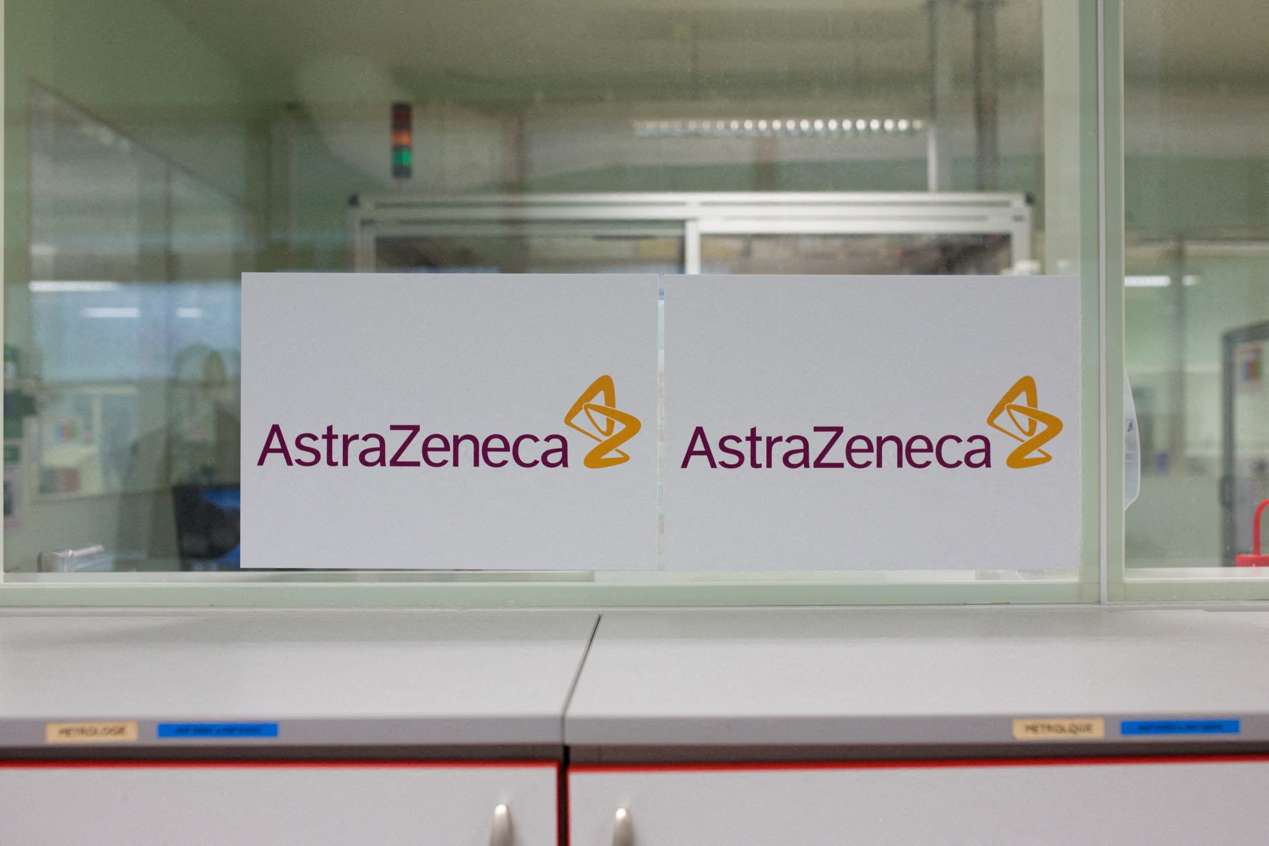 Vacuna de AstraZeneca genera fuerte respuesta inmune contra el coronavirus, según estudio