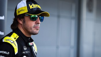 ¡Fórmula 1 a la vista! Fernando Alonso volvió a conducir un monoplaza después de 2 años