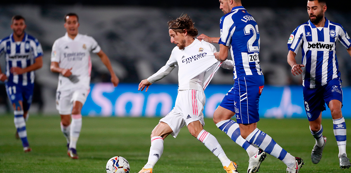 Ahora fue Courtois: El OSOTE en el gol del Deportivo Alavés al Real Madrid