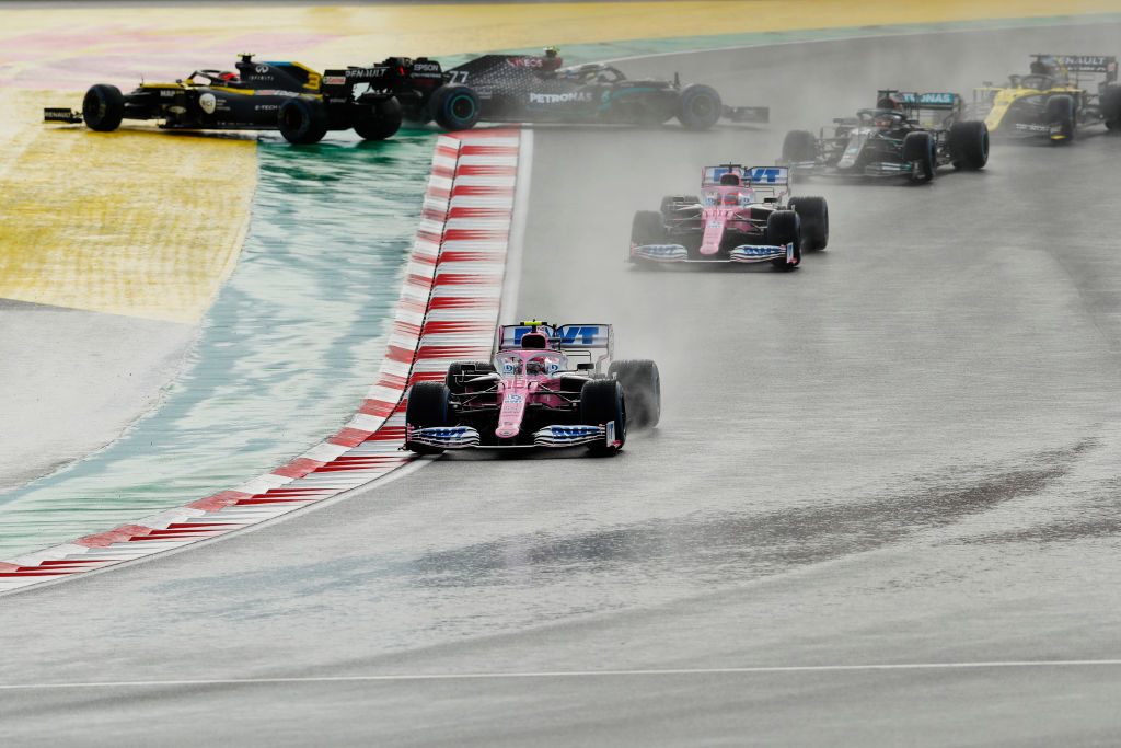 ¡Cierre dramático! Checo Pérez conquista al fin el podio, en el Gran Premio de Turquía