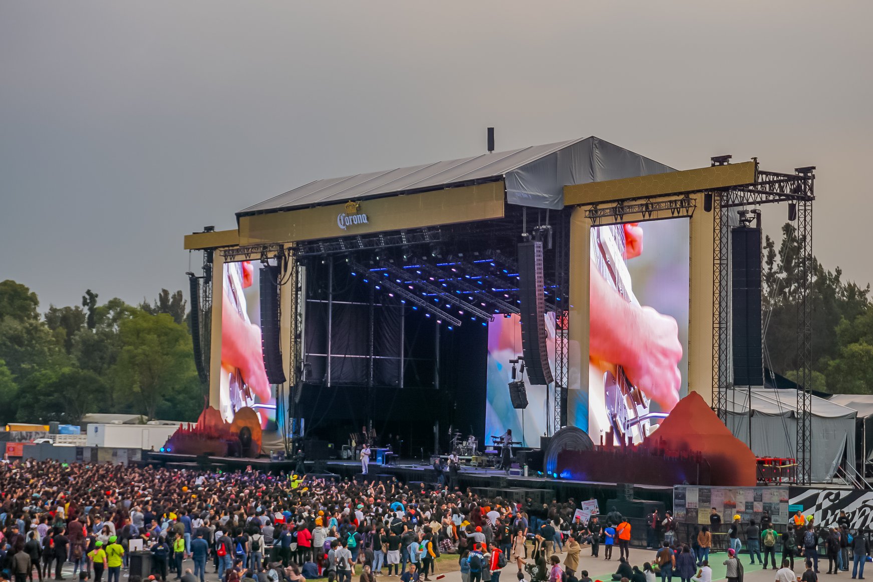 Corona Capital lanza un poncho conmemorativo para su edición 2020 y con ayuda de artesanos de Tlaxcala