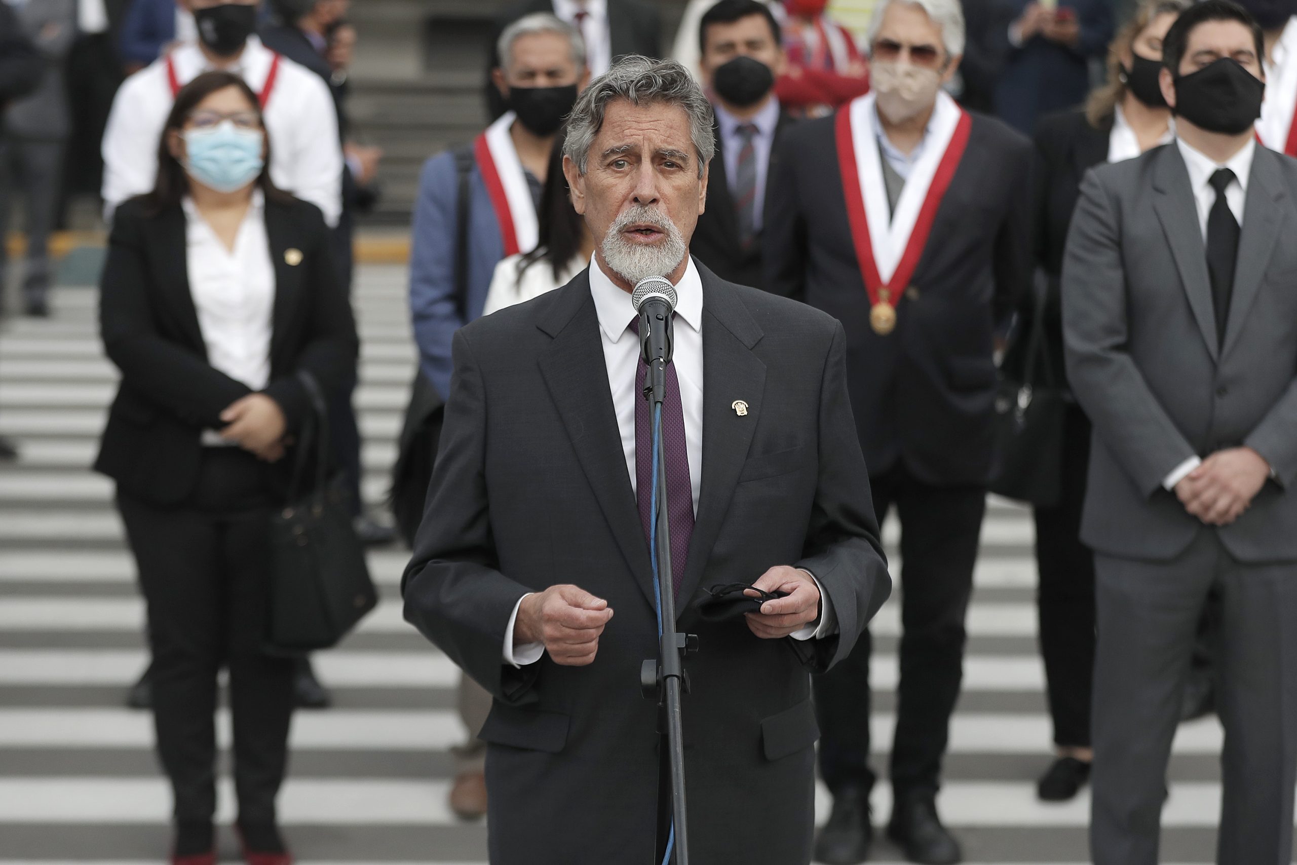 Francisco Sagasti es elegido como nuevo presidente de Perú tras renuncia de Manuel Merino