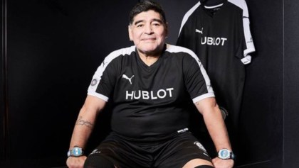 ¿Cábala o elegancia? El motivo por el que Maradona siempre usó dos relojes