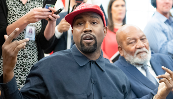 Confianza nivel: Kanye West vota por primera vez en su vida... por él mismo