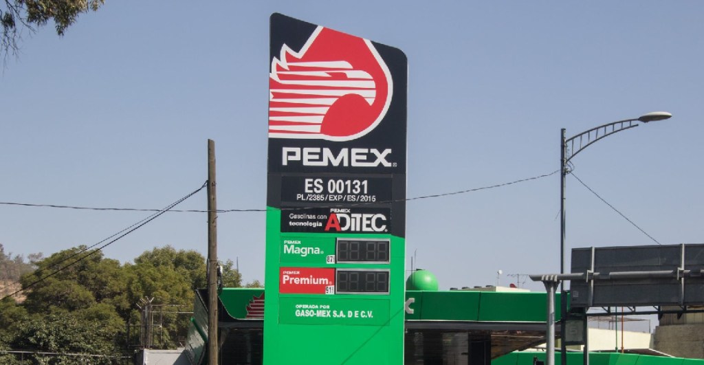 Pemex admite que "invita" a sus trabajadores a donar voluntariamente salario y aguinaldos