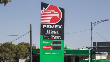 Pemex admite que "invita" a sus trabajadores a donar voluntariamente salario y aguinaldos