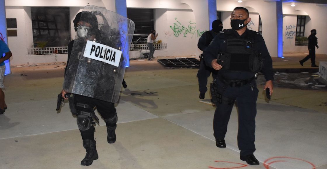 policia-represion-quintana-roo-manifestacion