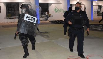policia-represion-quintana-roo-manifestacion