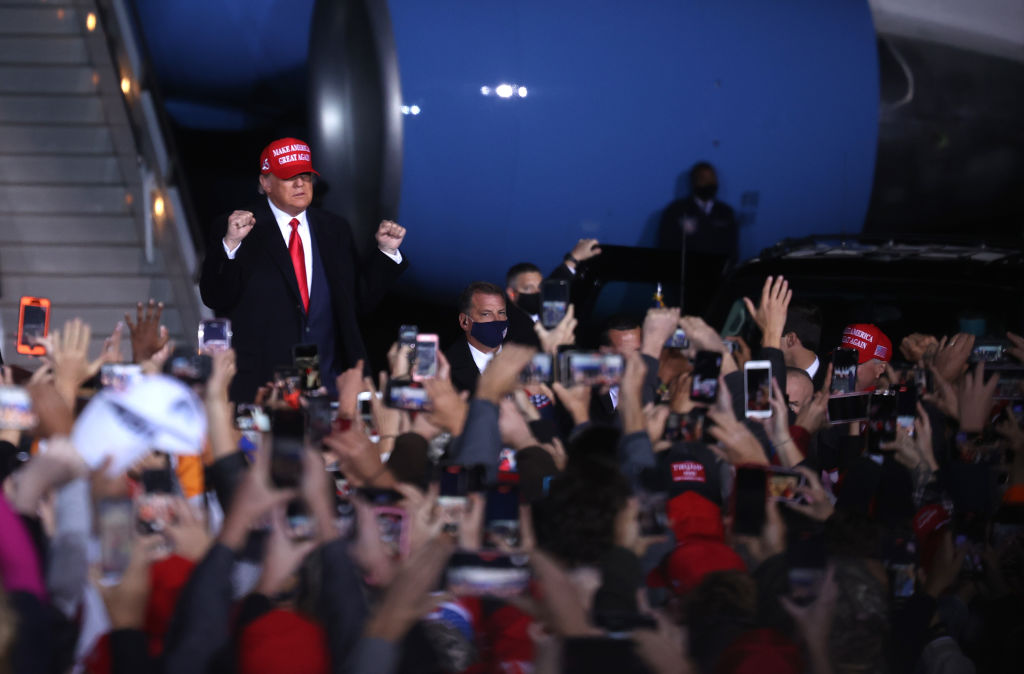 Republicanos arman caravana para apoyar a Trump... ¡¿En Xochimilco?!