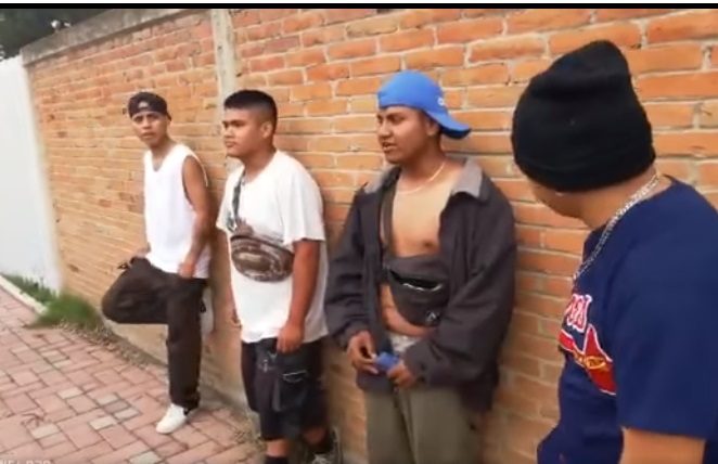 Puro verso pesado: Jóvenes rapean en Tlaxcala para que los policías no los detuvieran