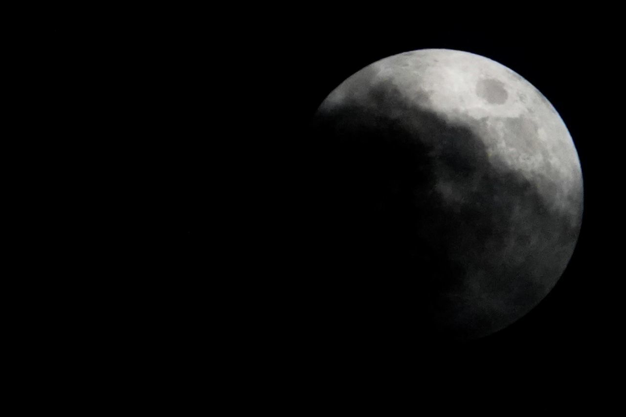 Acá te decimos cuándo y a qué hora ver el último eclipse lunar del año