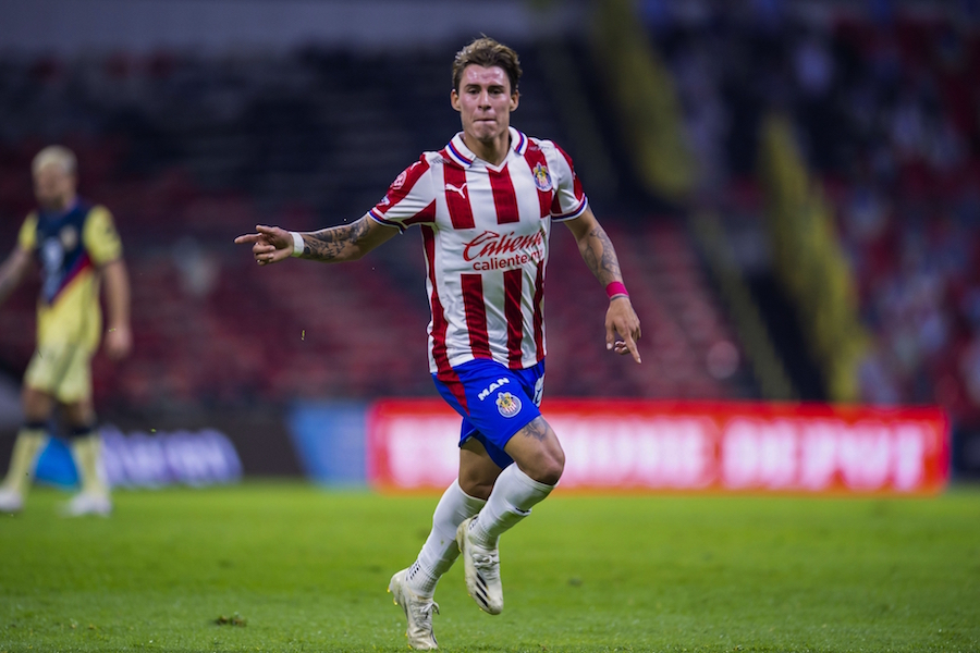 De ladrillero a ídolo de Chivas: ¿Quién es Cristian Calderón y por qué le dicen 'Chicote'?