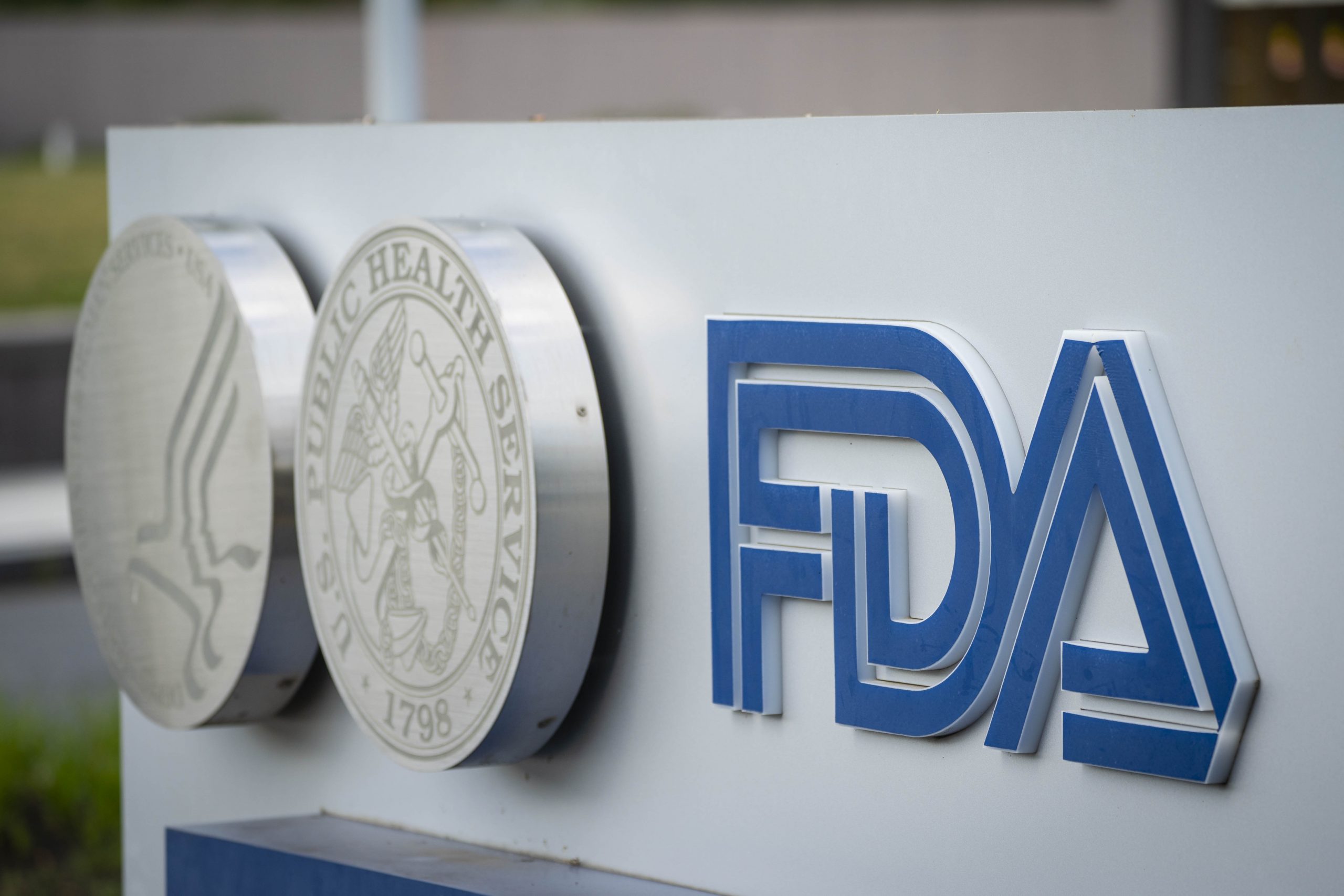FDA aprueba la vacuna de Pfizer contra COVID-19 en EU