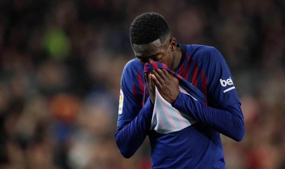Ousmane Bembéle sufriendo con el Barcelona