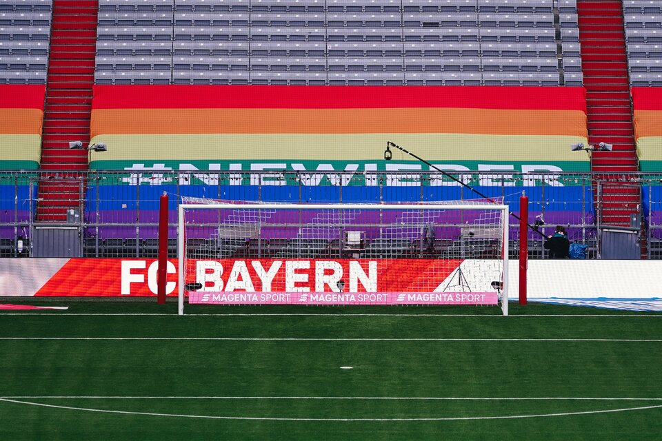 ¿Por qué el Allianz Arena lució banderas arcoíris en el Bayern vs Hoffenheim?